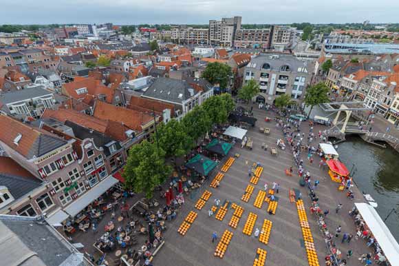 Overhead shot of the Alkmaar Waagplein on Cheese Market Day