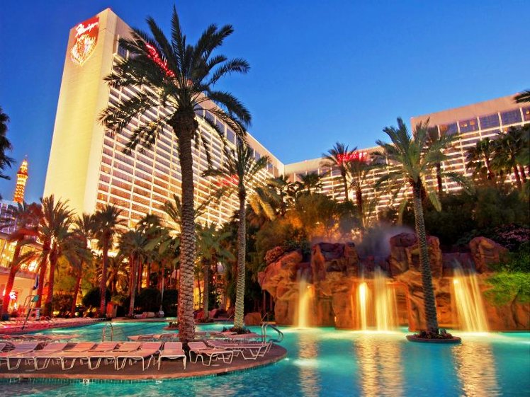 Pool waterslide - Picture of Flamingo Las Vegas Hotel & Casino - Tripadvisor
