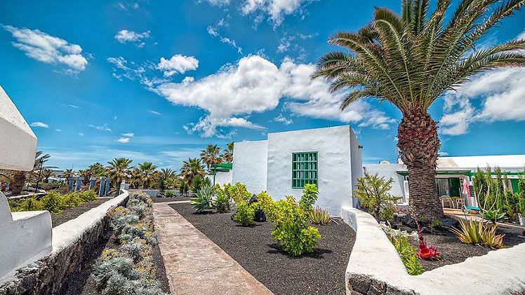 The Las Gaviotas Bungalows Lanzarote | Holidays to Canary Islands ...